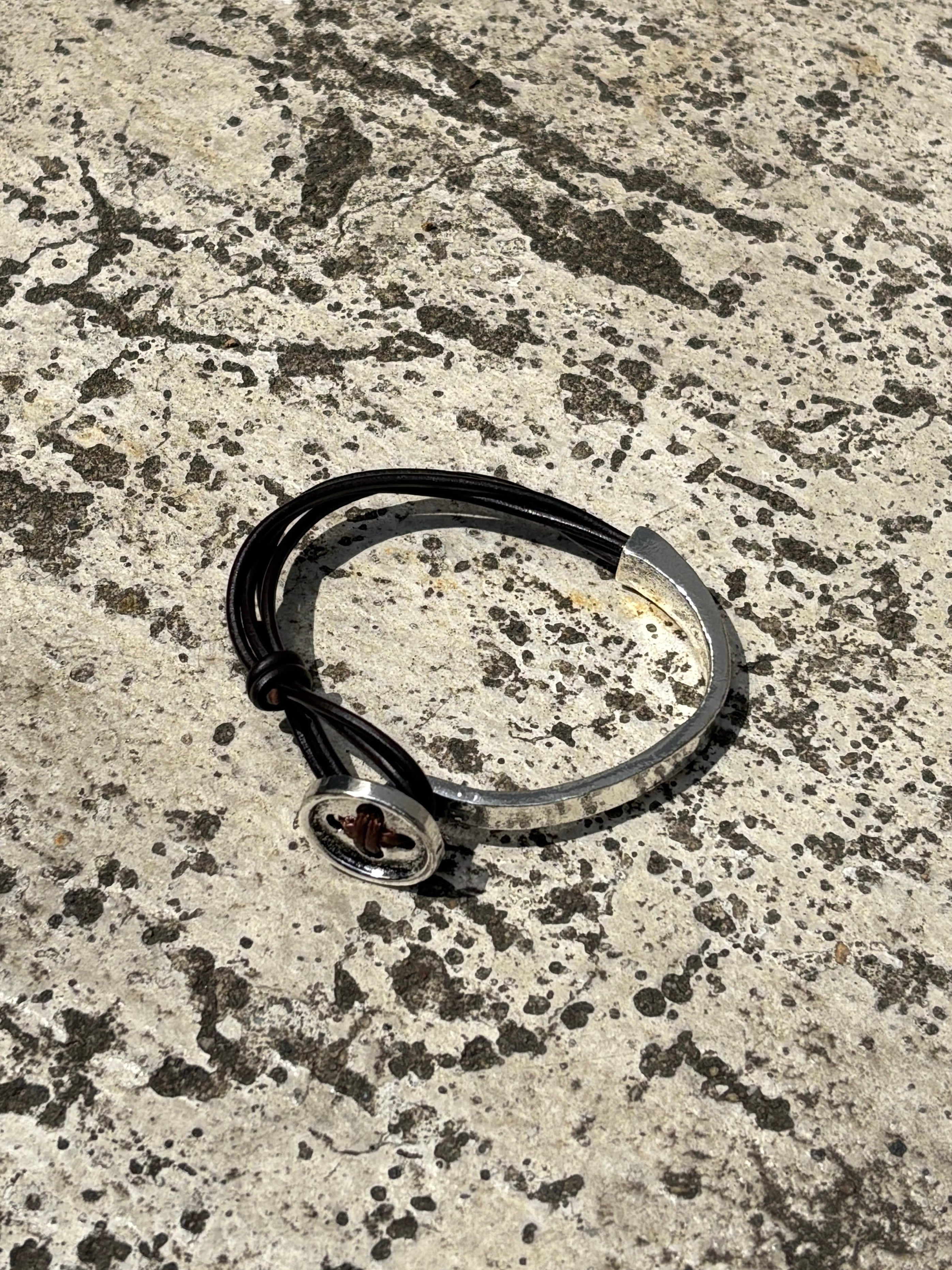 国際発送【youll】vintage leather button bracelet