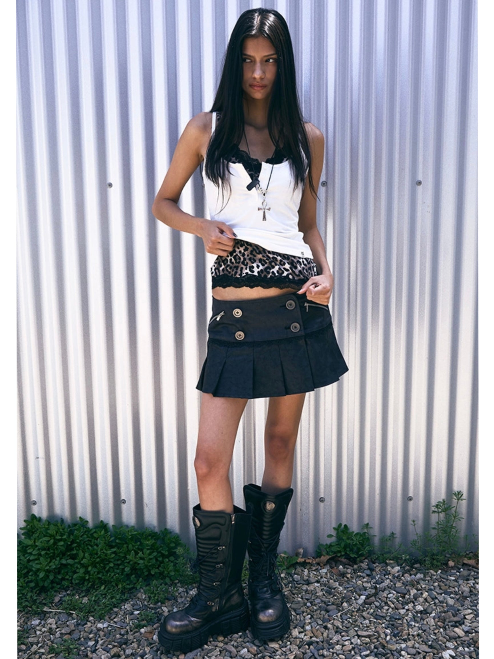 【NOT KNOWING】Double Button Pleated Skirt