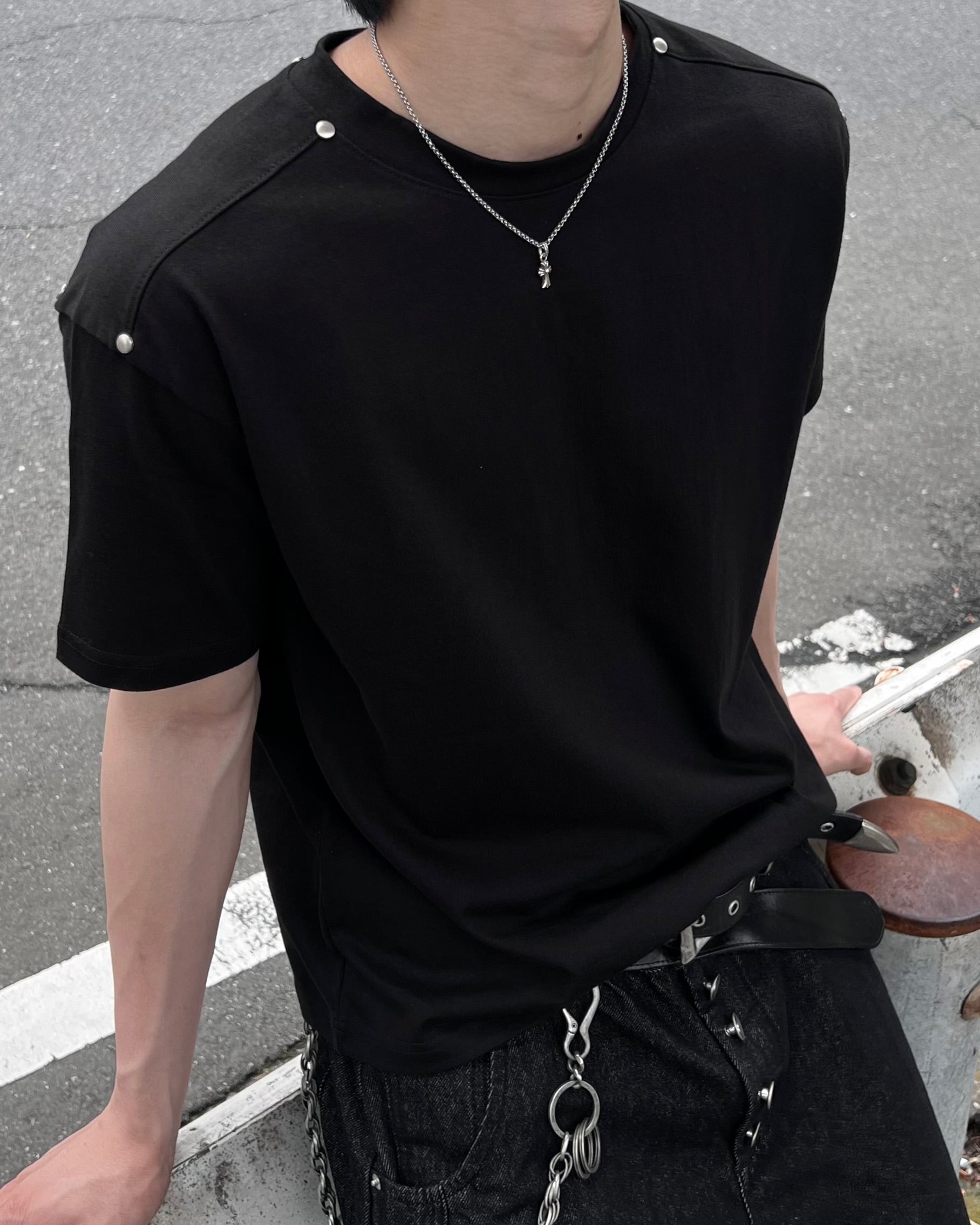 大阪店WEB限定受注制【Chikashitsu +】shoulder rivet t-shirt (3color)