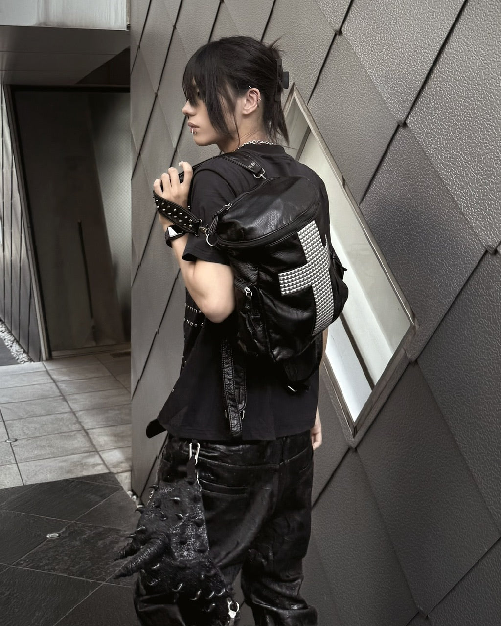 国際配送【Never mind the XU】STUDDED CROSS 2WAY BACKPACK