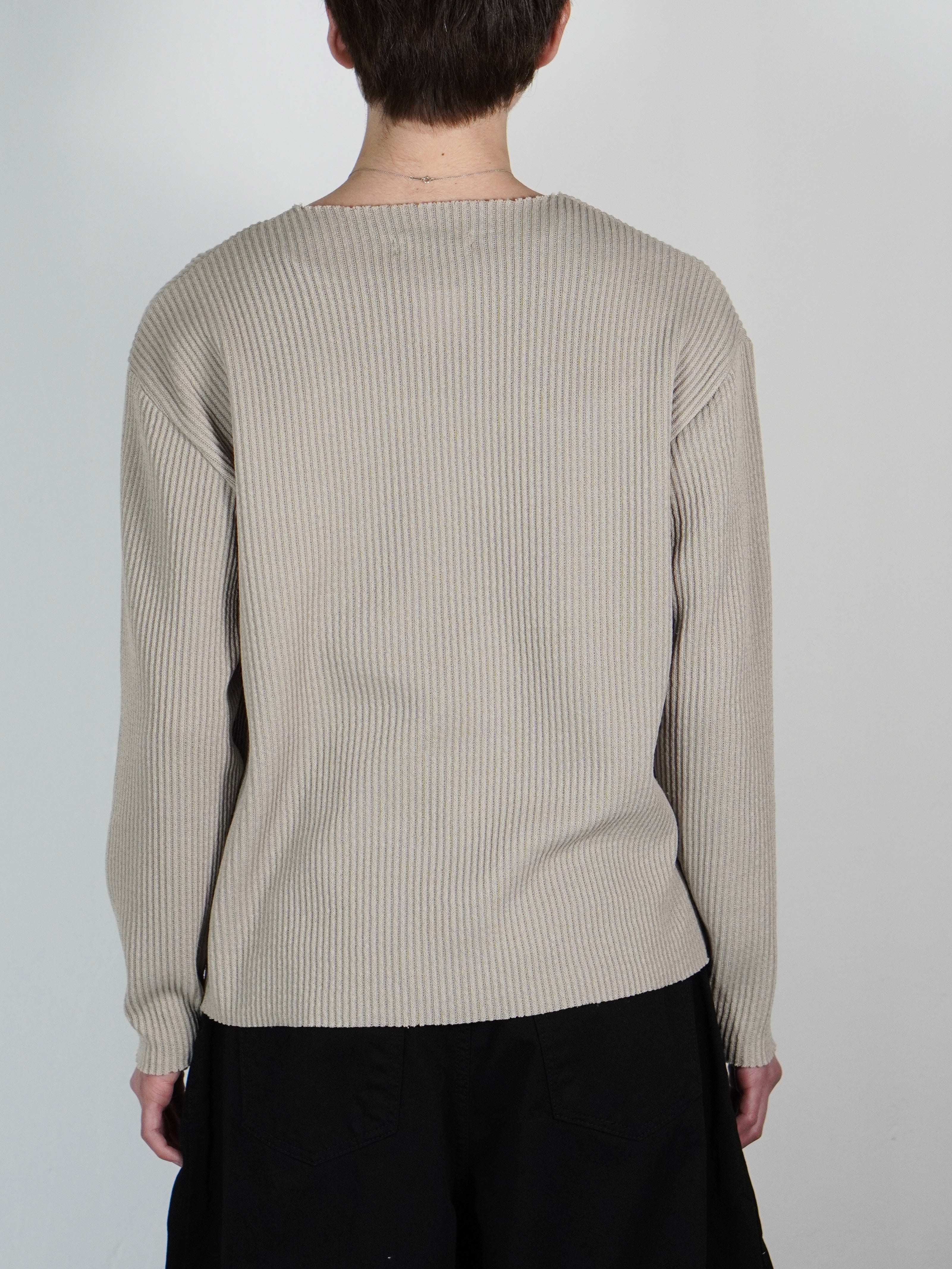 受注制【Chikashitsu +】cutting cropped tee (3color)