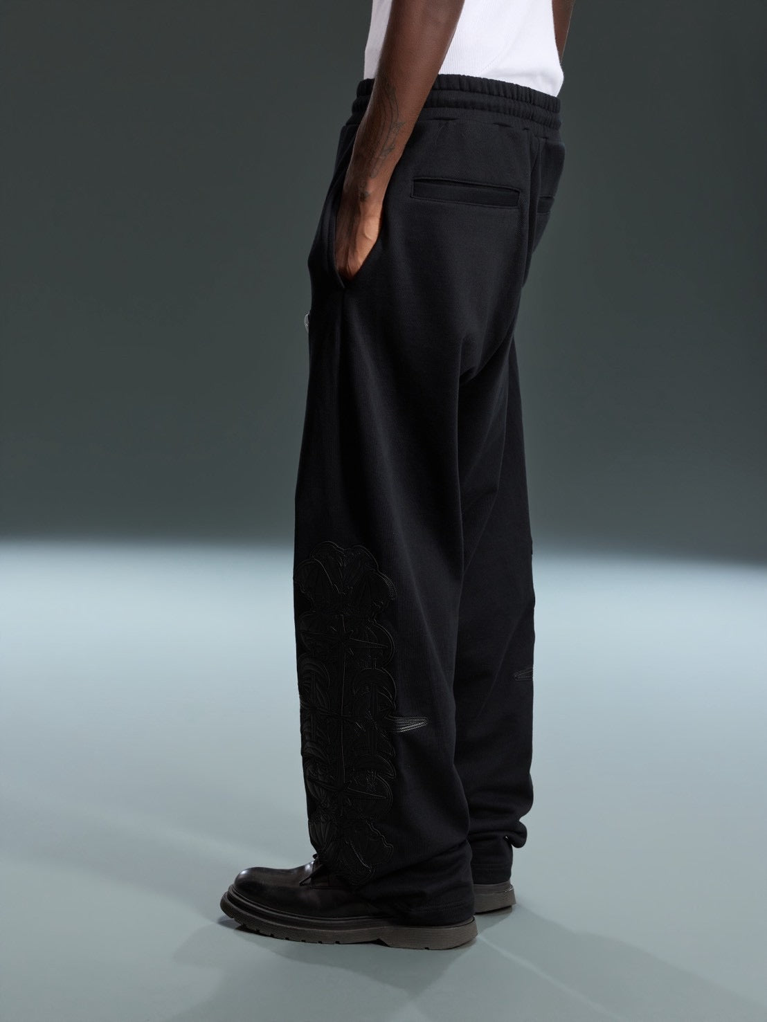 【The Boy Has No Patience】LEATHER PATCH PANTS