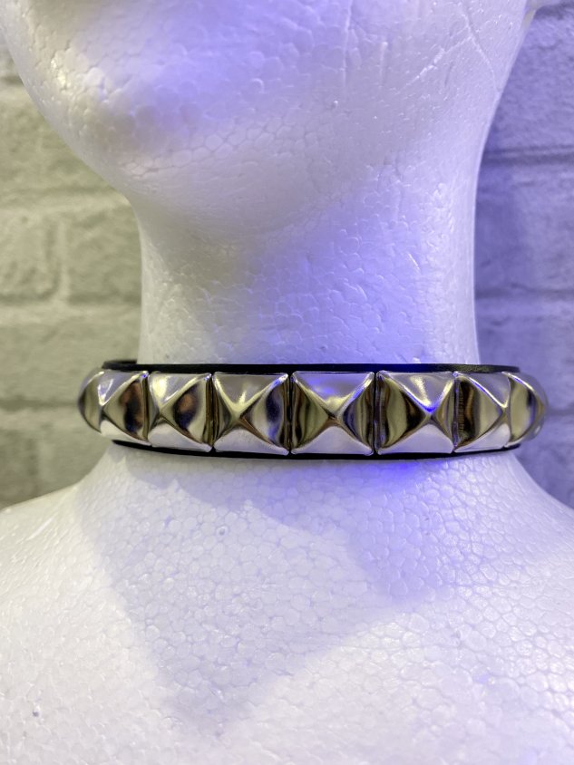 受注制【Never mind the XU】studs choker