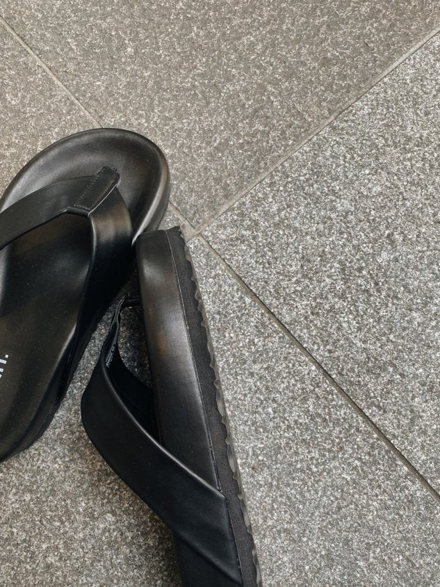 受注制【Chikashitsu +】leather volume sandal