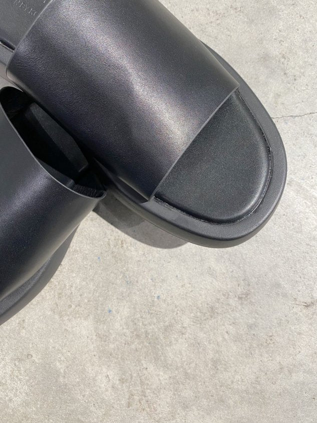 受注制【Chikashitsu +】design leather sandal (2color)