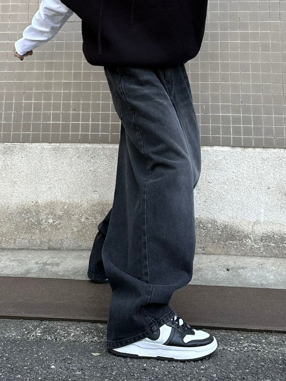 受注制【Chikashitsu +】oversized denim pants (2color)