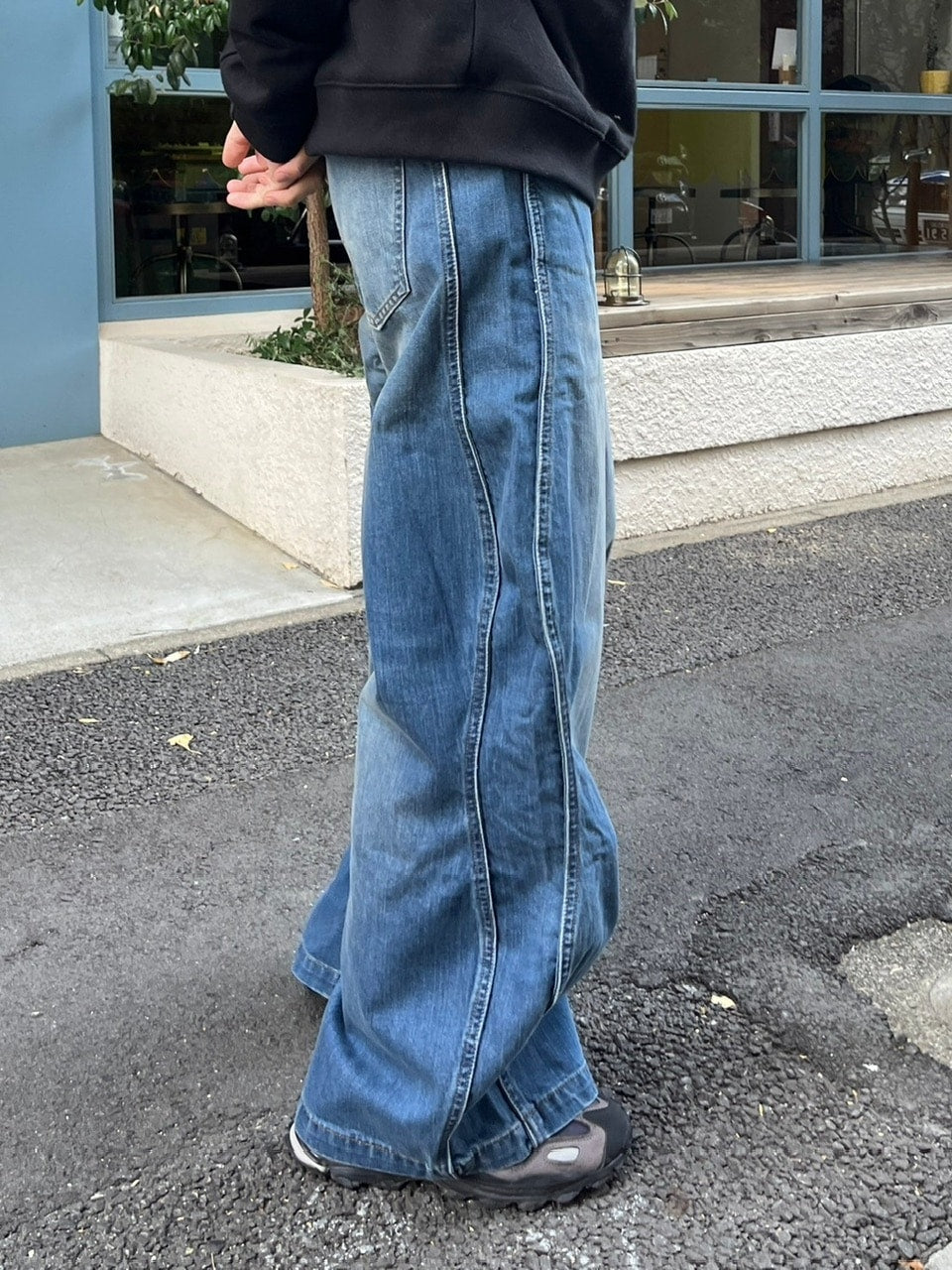 【Chikashitsu +】side wave design denim pants