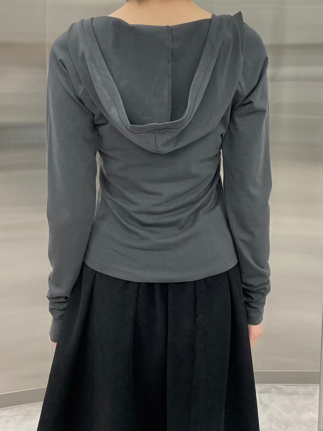 受注制【nmtc +】design hooded crop long sleeve (2color)