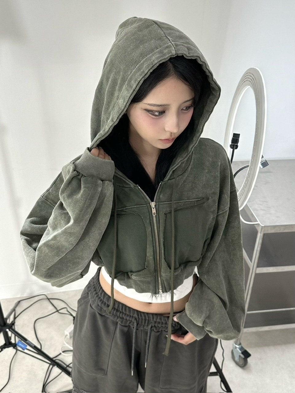 【Never mind the XU】washed crop zipup hoodie