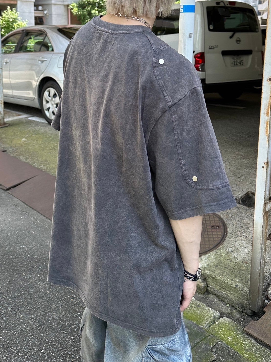 【Chikashitsu +】oversized pigment rivet t-shirt (2color)