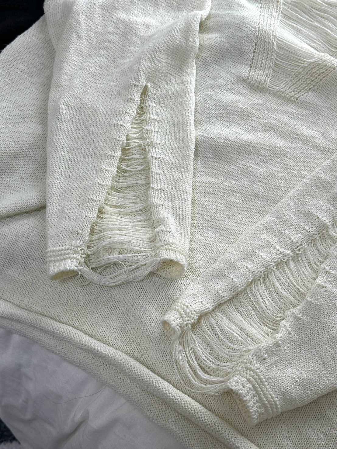 国際配送【LUV CODE】chest damage knit (2color)