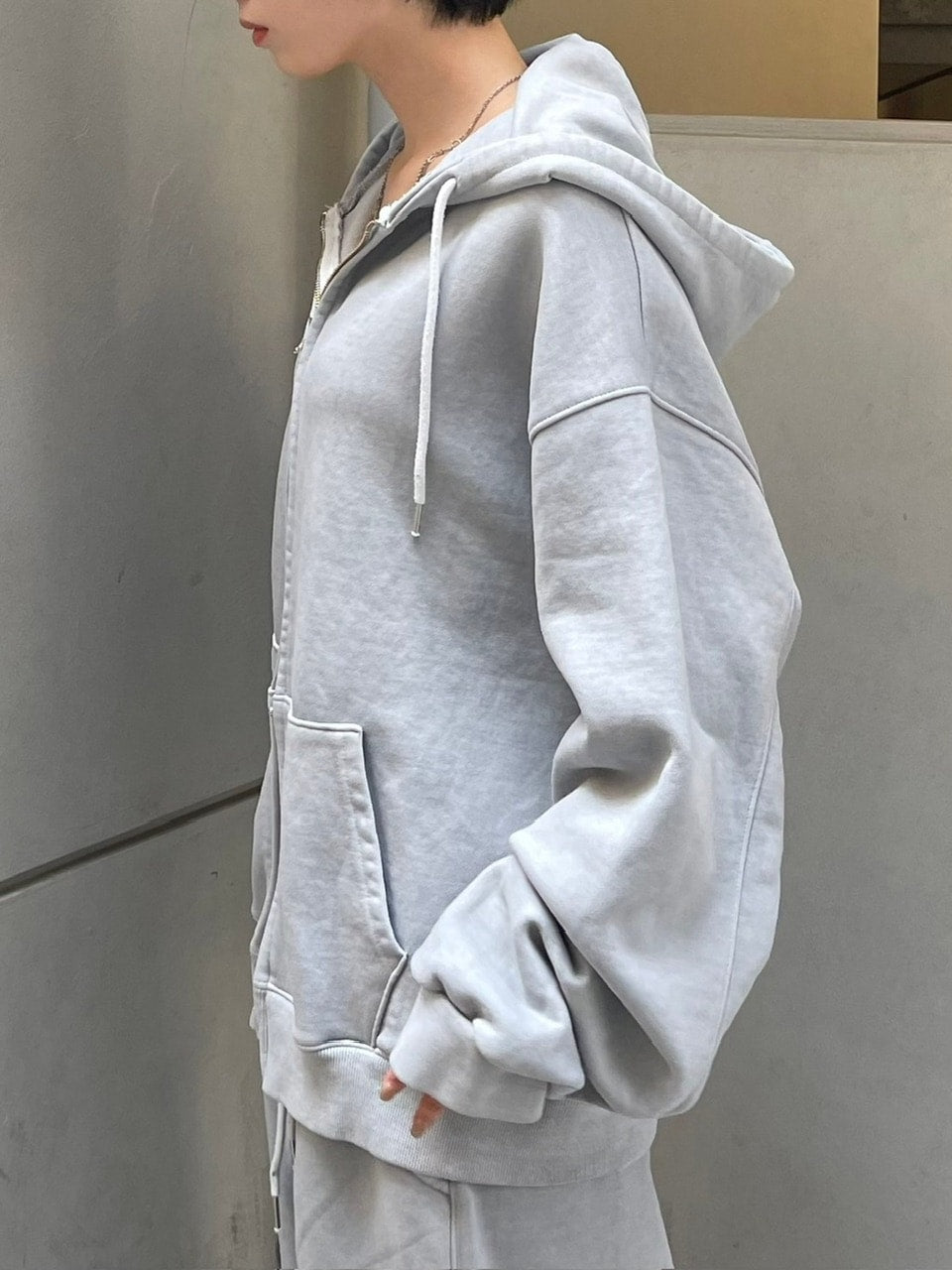 受注制【Chikashitsu +】unisex semi cropped pigment wash hoodie (4color)
