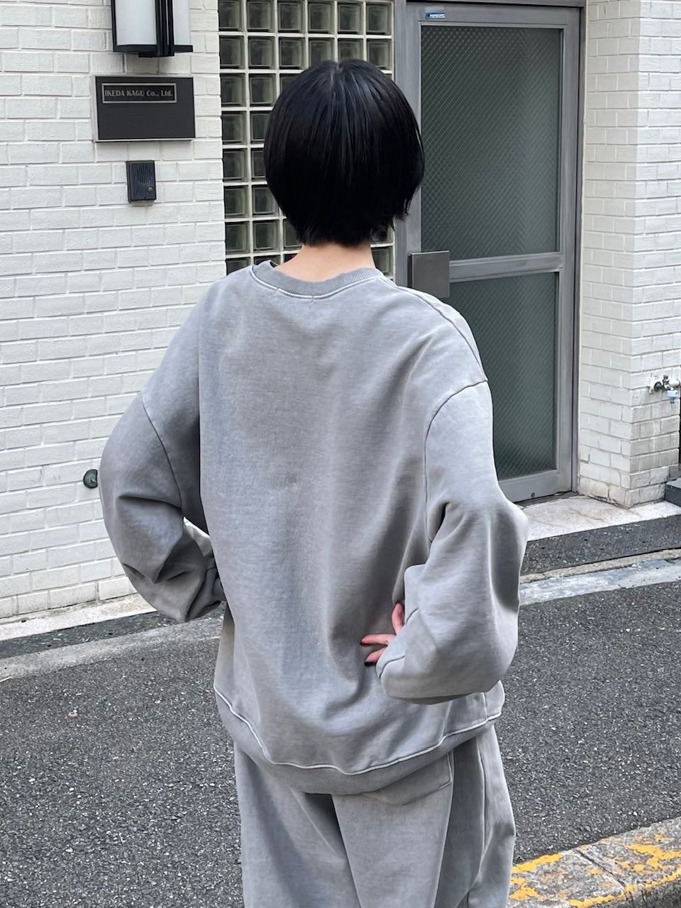 受注制【Chikashitsu +】stitch design sweat (3color)