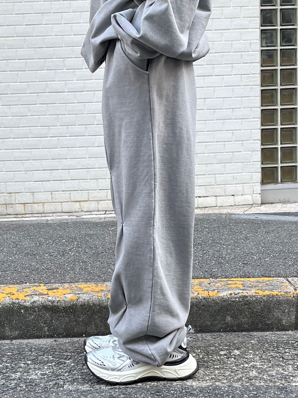 受注制【Chikashitsu +】stitch design sweat pants (3color)