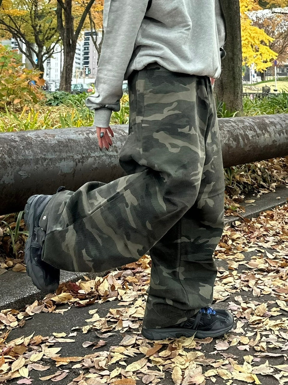 受注制【Chikashitsu +】snap button camouflage pants (2color) / 【チカシツプラス】スナップボタンカモフラージュワイドデニムパンツ