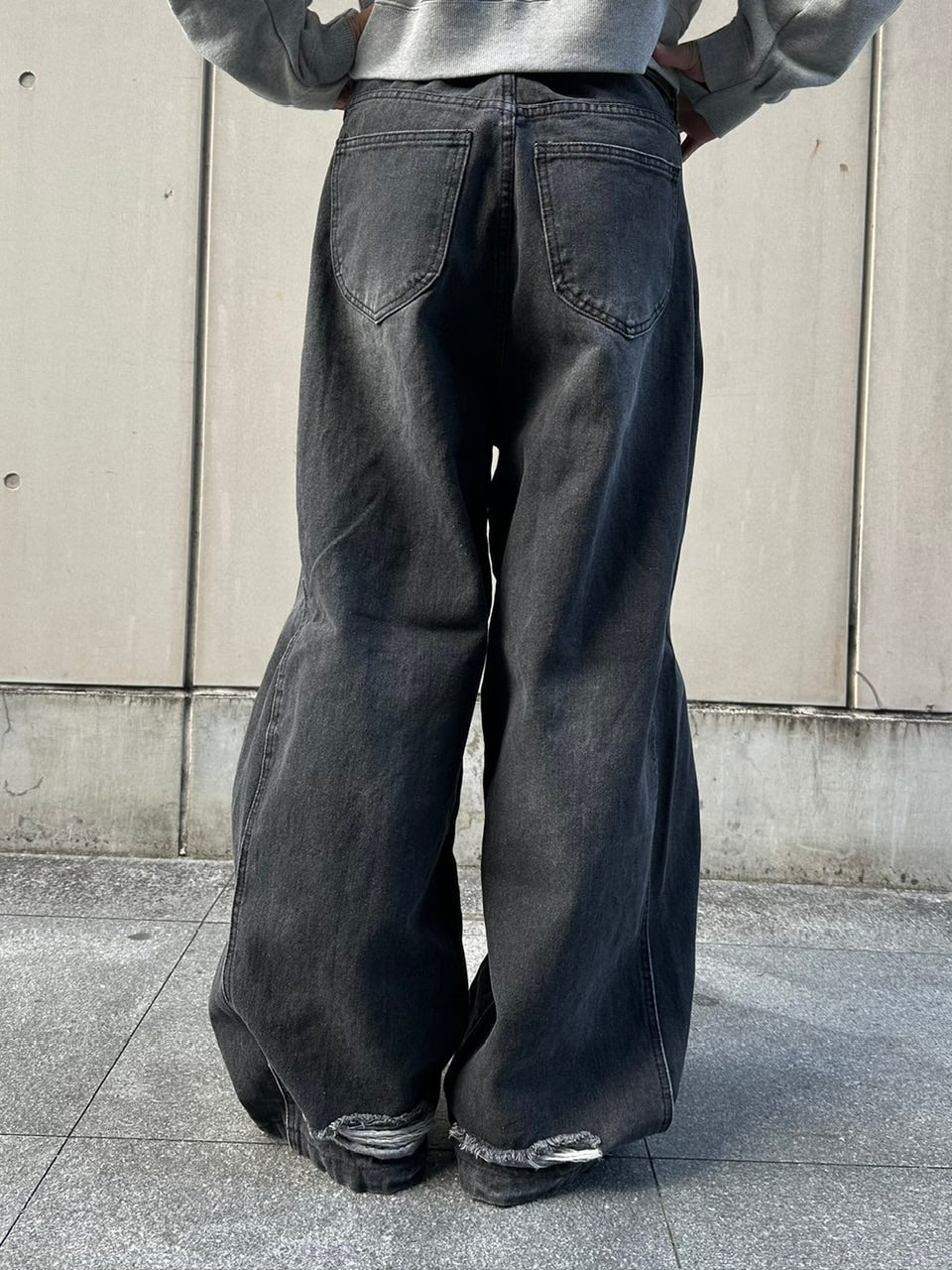 受注制【Chikashitsu +】wide curve denim pants