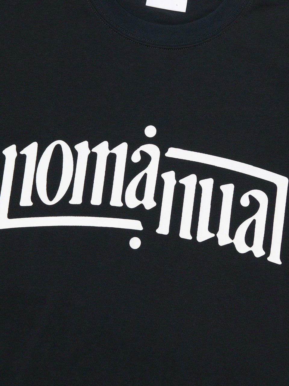 【NOMANUAL】ARCHED TEXT T-SHIRT
