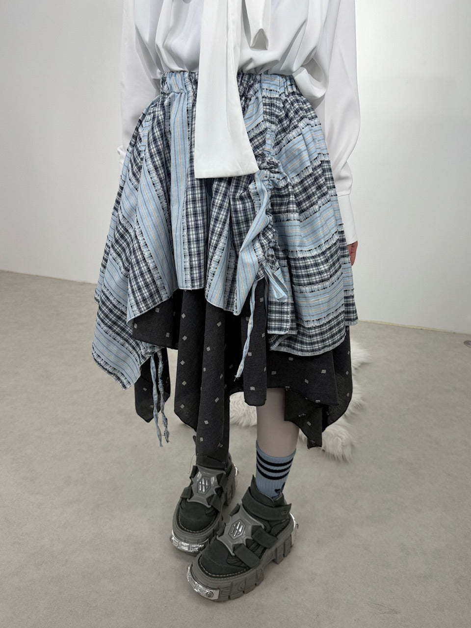 国際配送【Nerd out XU】reversible asymmetry drawstring skirt