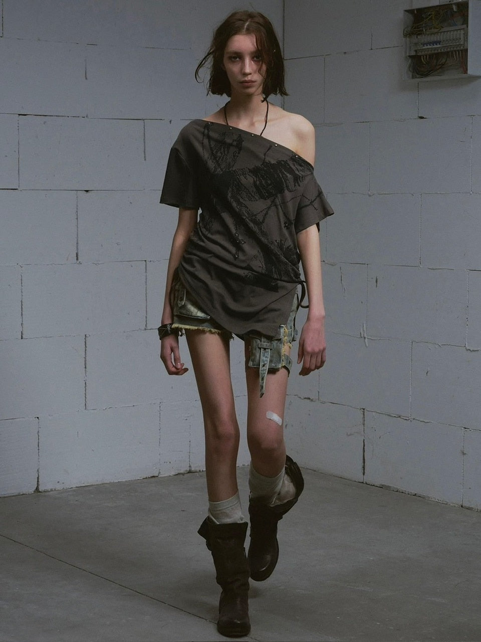 【Cest Nous】Off-shoulder ruched T-shirt / 【セヌー】オフショルダー半袖Tシャツ