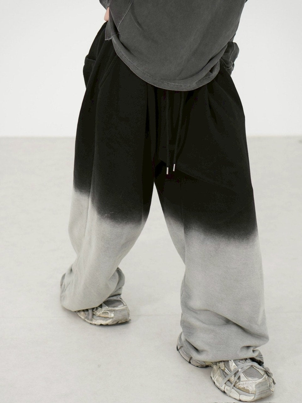 受注制【Chikashitsu +】gradation drawstring sweat pants / 【チカシツプラス】グラデーションドローコードスウェットパンツ