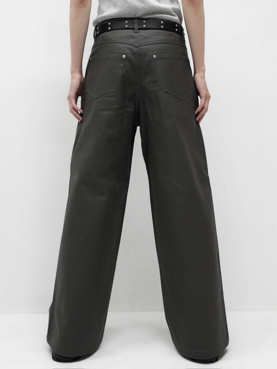 【CS】COATED WIDE DENIM PANTS (CHARCOAL)