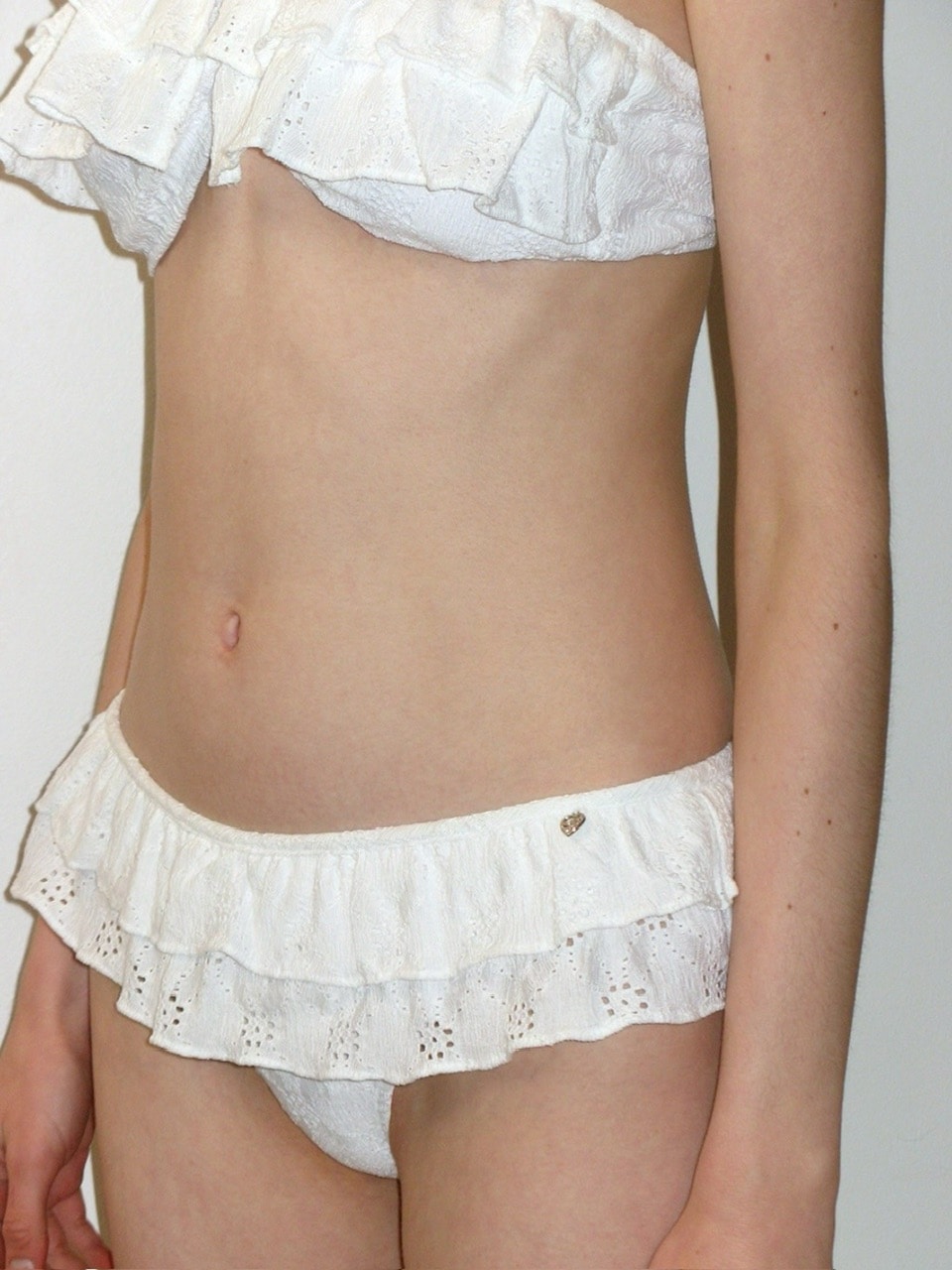 【CRANK】EYELET FRILL BIKINI SET