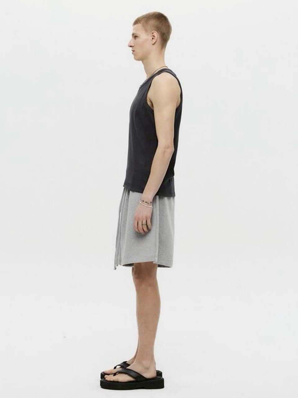 【DNSR】Basic Sleeveless Tee