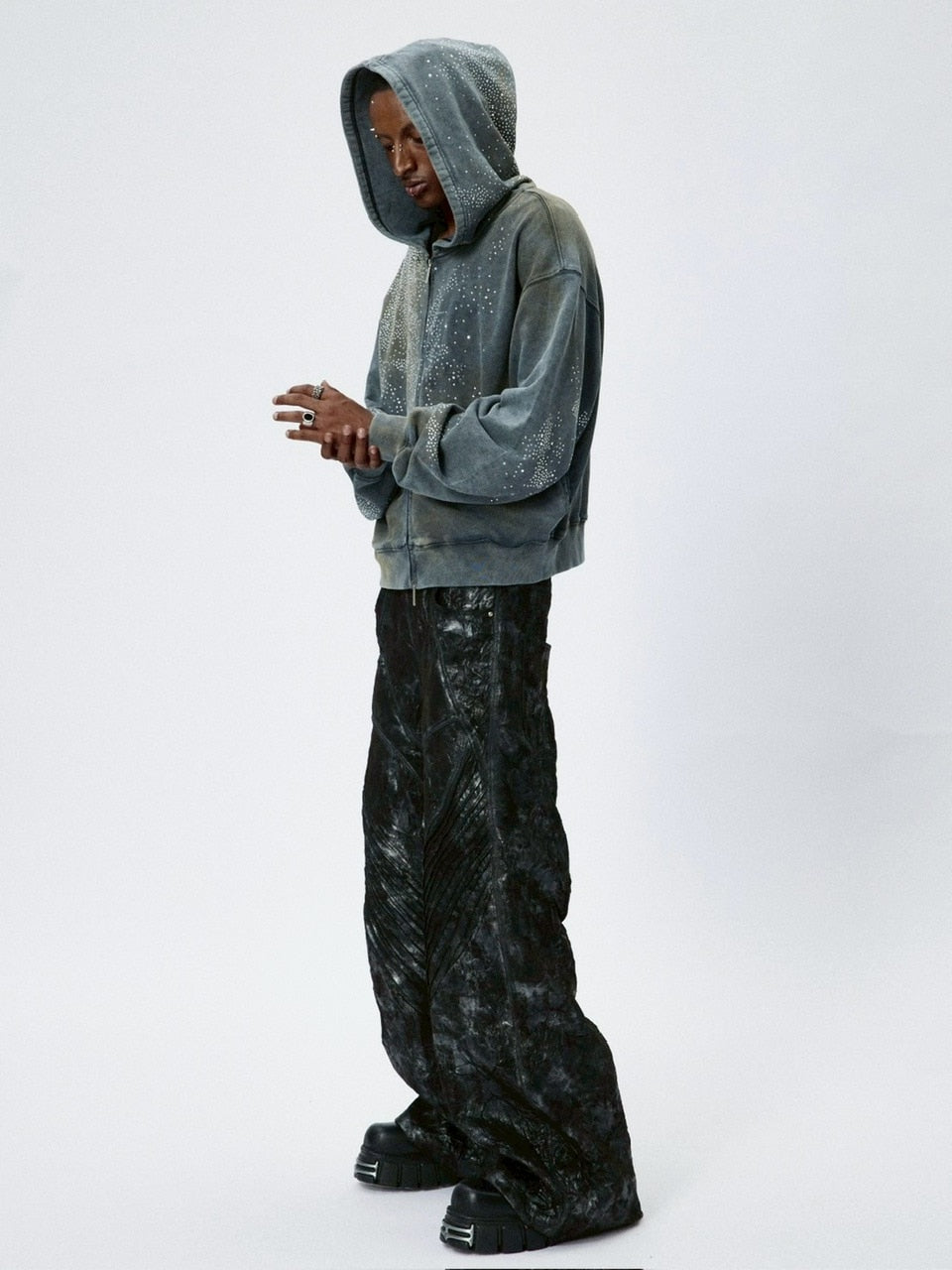 【DND4DES】DIAMOND DISTRESSED ZIP-UP HOODIE