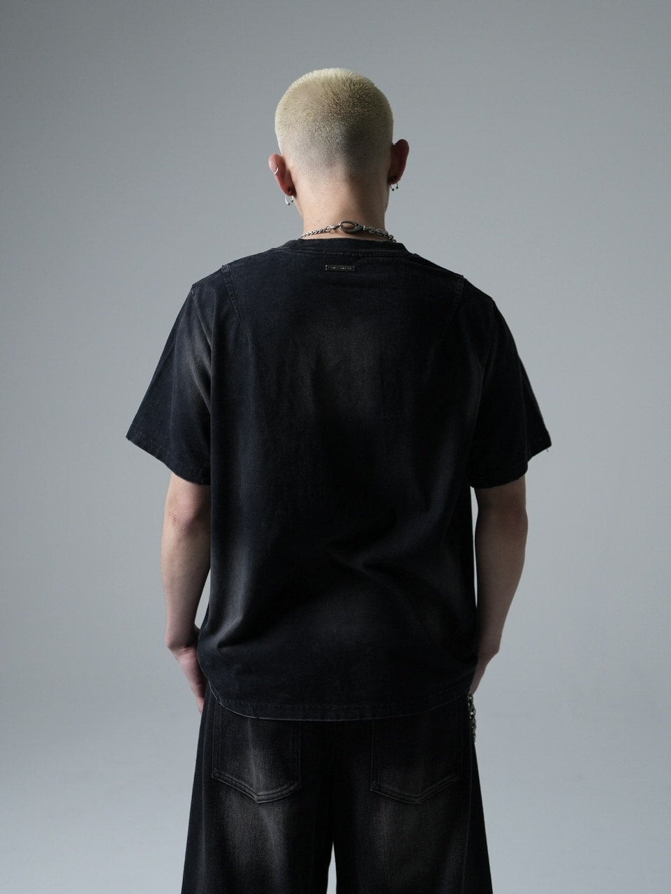 【CHIKASHITSU PLUS HIGH】Destroy skull cat T-shirt (black)