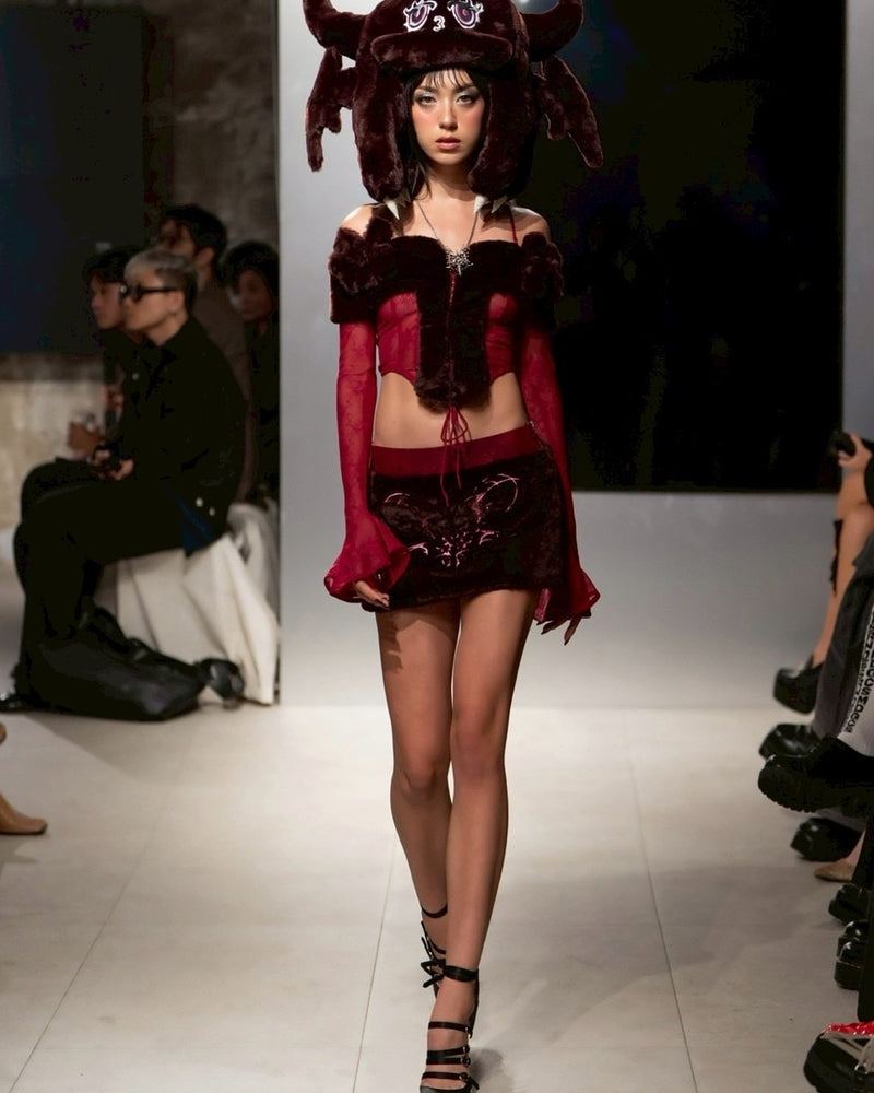 【La Lune】BLOOD MOON TOP / 【ラリュンヌ】ファーフラワーコルセットレースオフショルダー長袖トップス