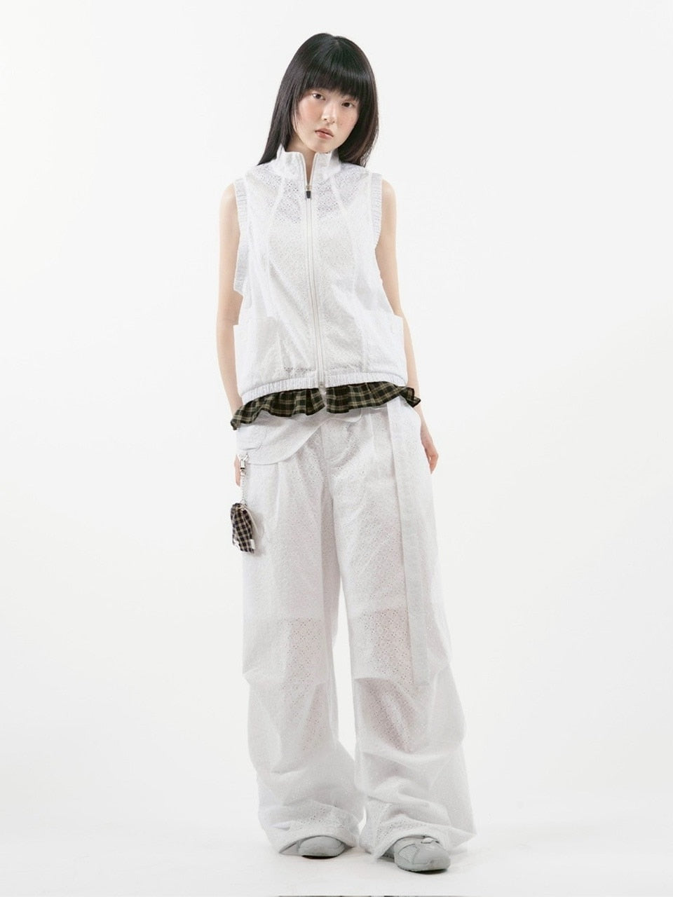 【TUOMIO】EYELET FRILL VEST / 【トゥオミオ】アイレットフリルベスト