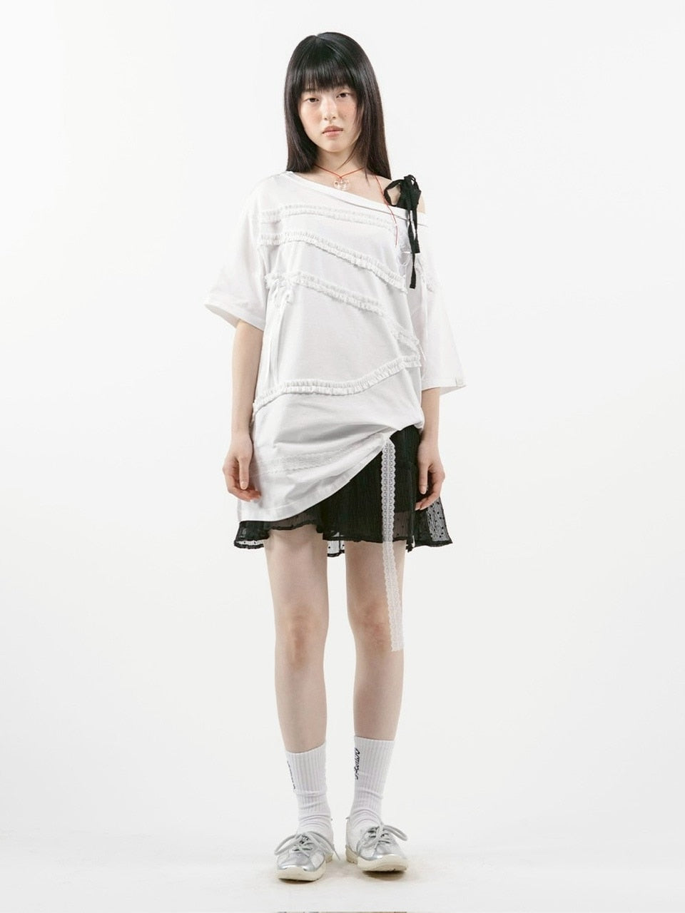 【TUOMIO】LACE STRAP OVERSIZED T-SHIRT / 【トゥオミオ】レースストラップオーバーサイズ半袖Tシャツ