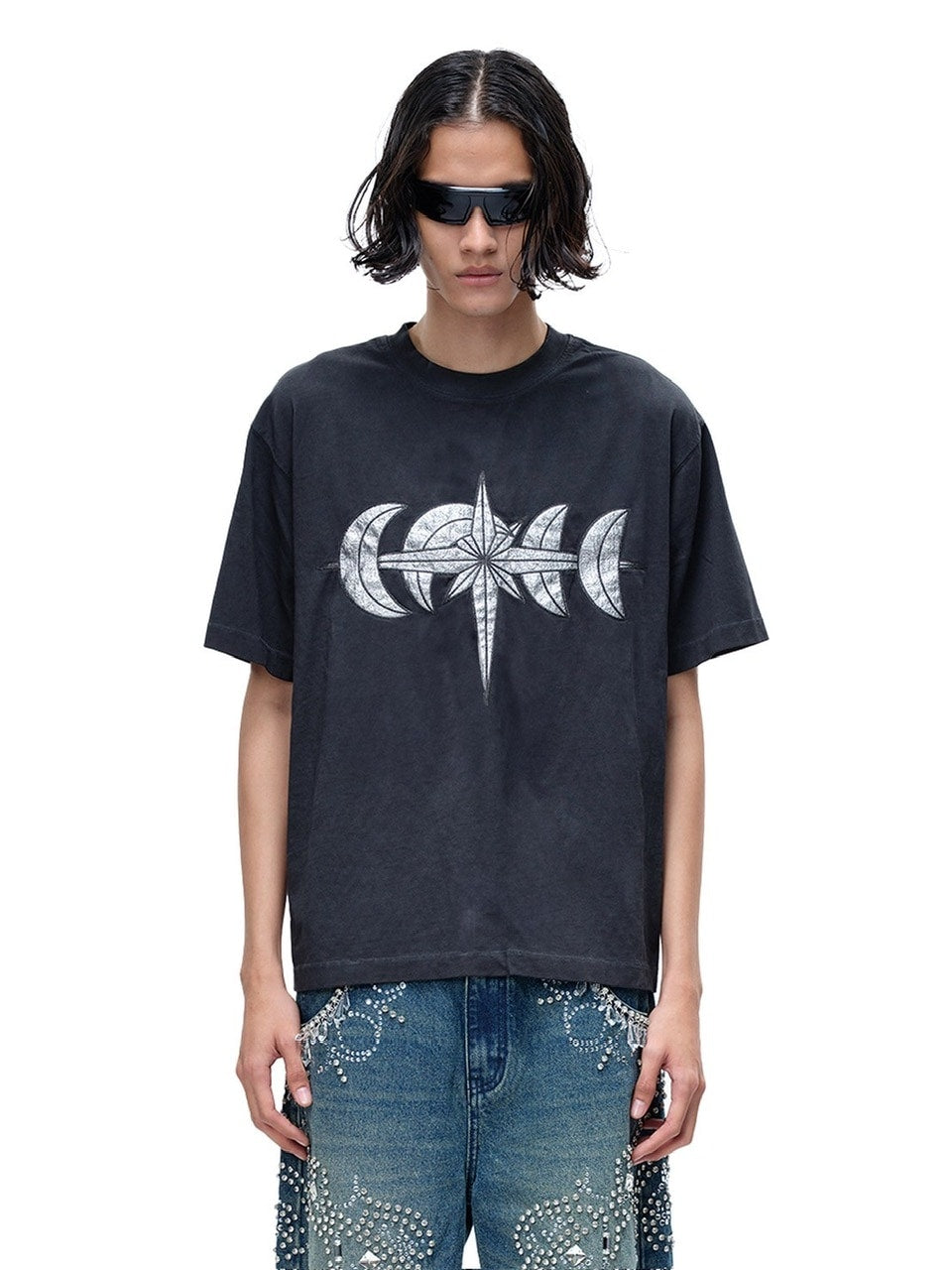 【The Boy Has No Patience】LUMINOUS NIGHT LEATHER PATCH TEE / 【ザボーイハズノーペーシェンス】レザーパッチロゴ半袖Tシャツ