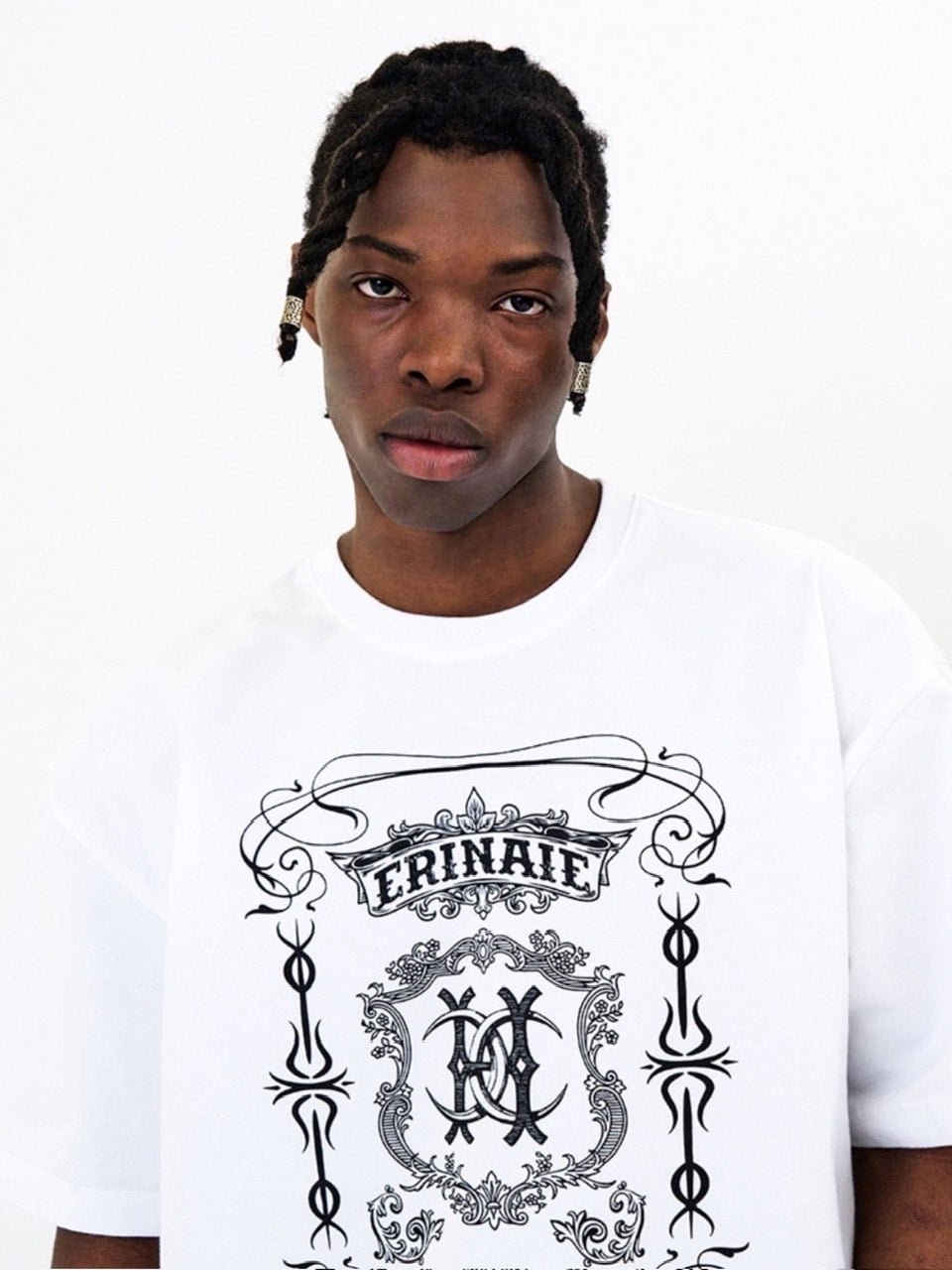 【E RIN AI E】MOON SHORT SLEEVE TEE