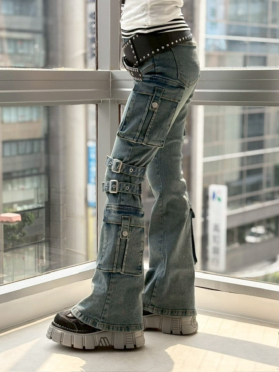 【NMTXU】flare cargo denim pants / 【エヌエムティーエックスユー】ウォッシュドフレアカーゴデニムパンツ