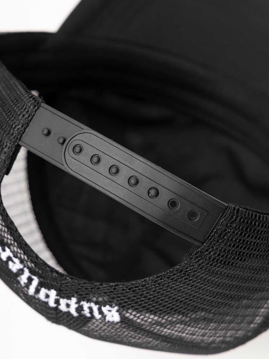 1/30 再入荷【SUPPLIER】Cross Leather Patch Mesh Cap / 【サプライヤー】クロスパッチメッシュキャップ