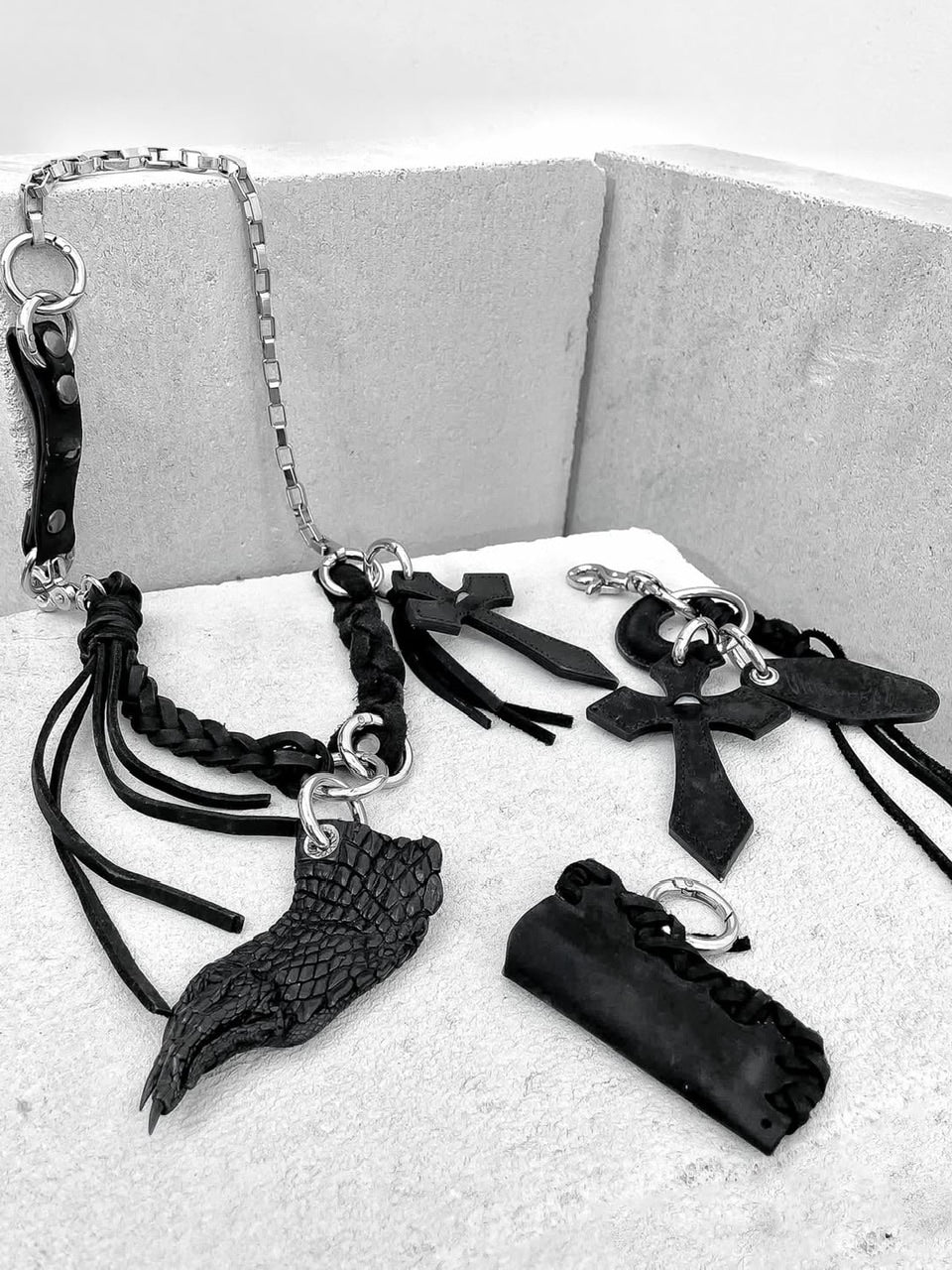 UNIZ】Cross Eye Key Chain / 【ユニズ】クロスアイズフリンジキー