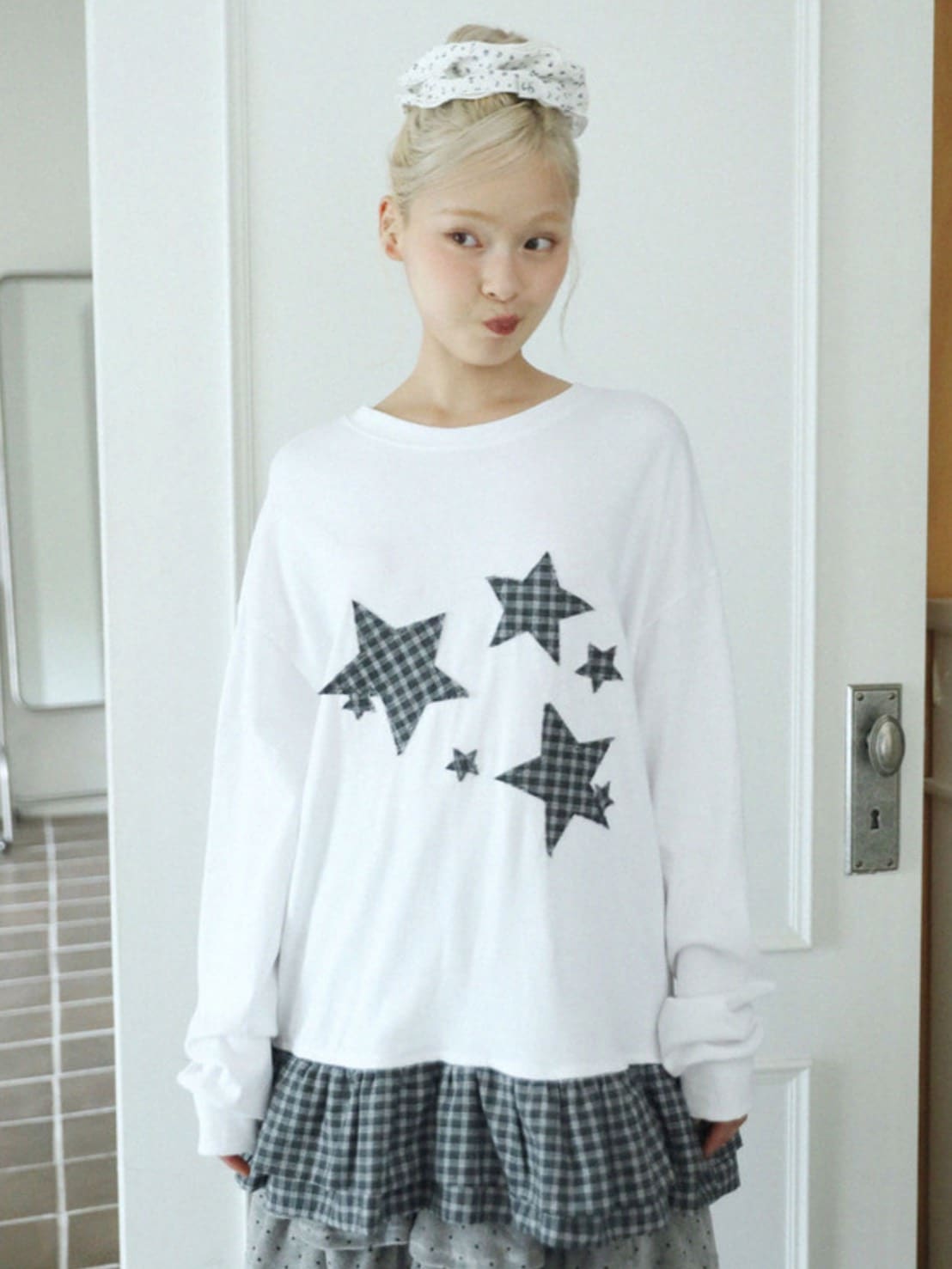 12/21 20:00 再販【Uglyshadow】STAR FRILL LONGSLEEVED T-SHIRT