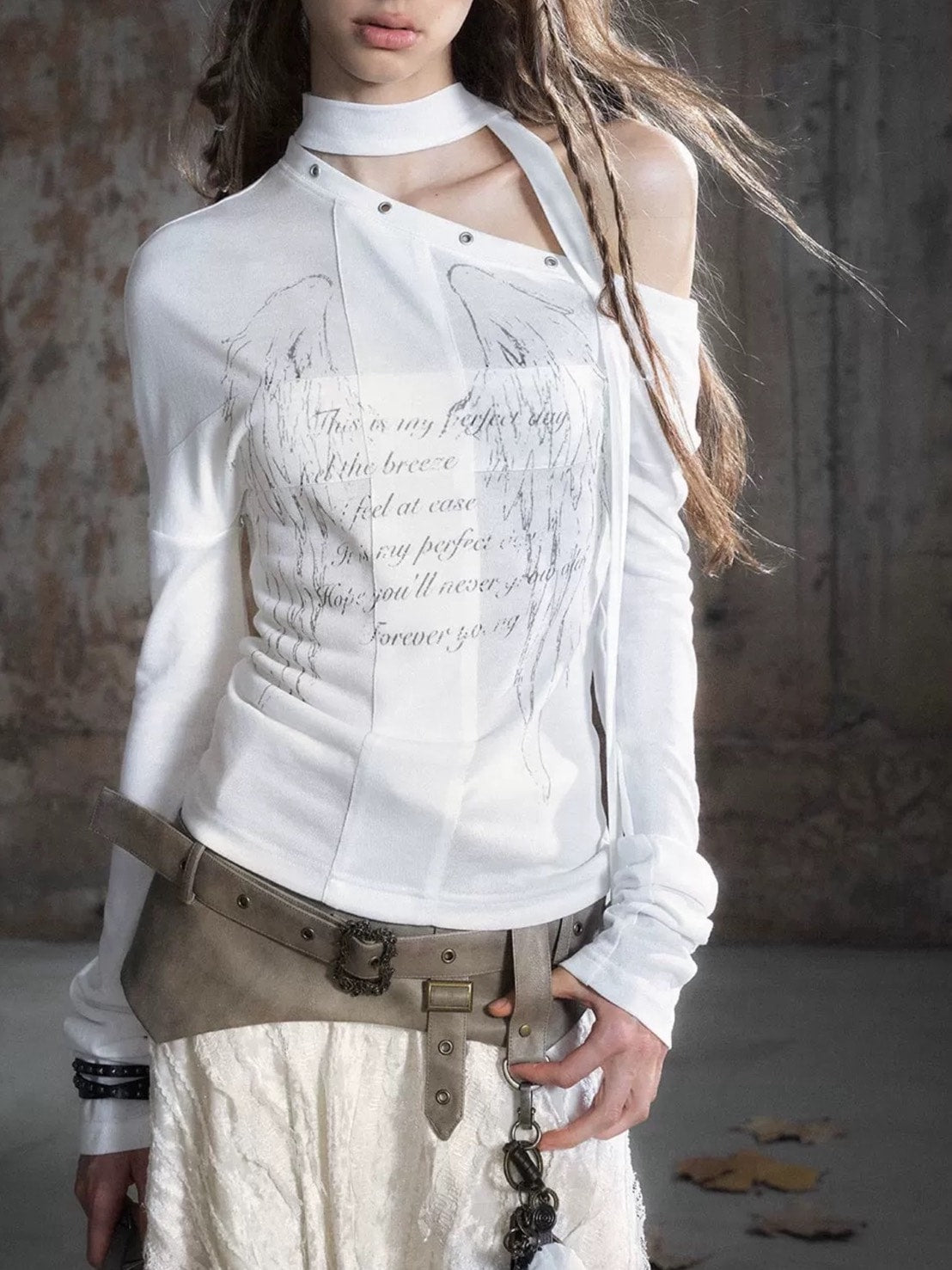 【Cest Nous】White Wing Graffiti Top / 【セヌー】タイ付きワンショルダー長袖トップス