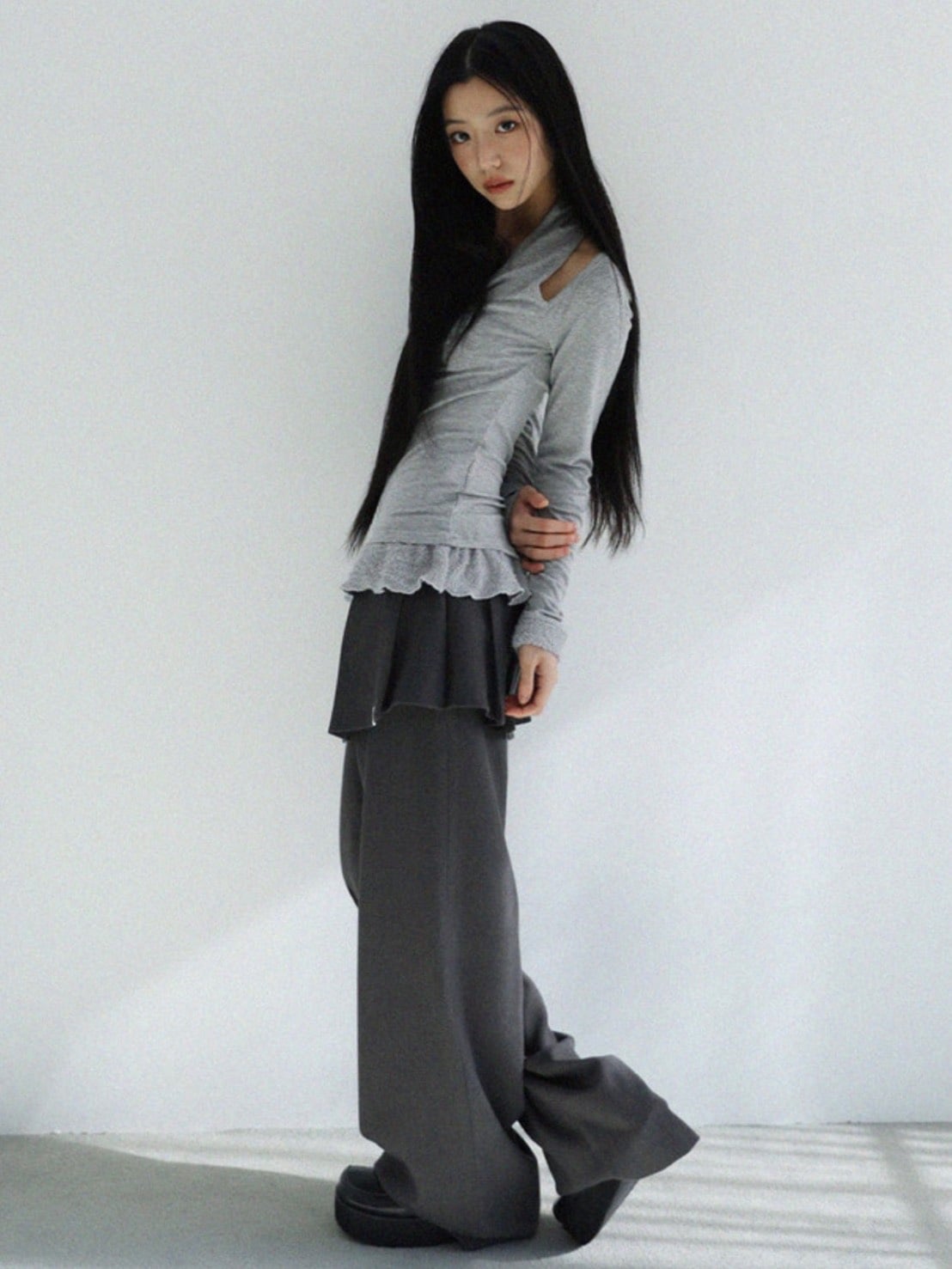 12/21 20:00 発売【Uglyshadow】TULIP LONG SKIRT PANTS