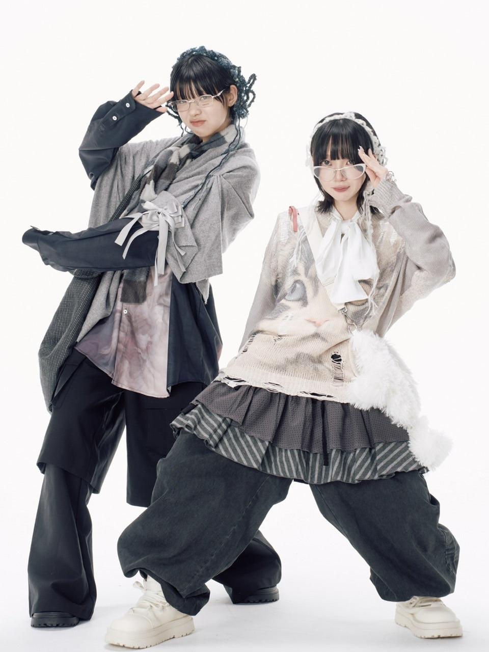 国際配送【Nerd out XU】odd eye cat damage knit / 【ナードアウトエックスユー】オッドアイキャットダメージニット