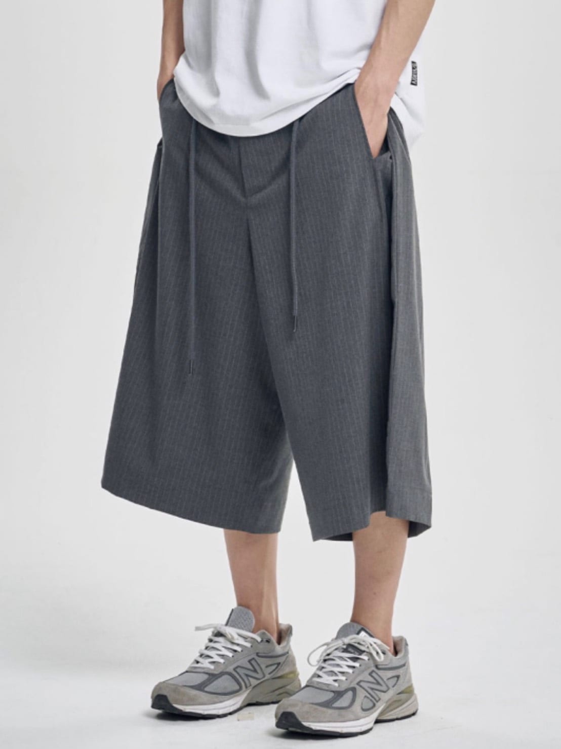 着画、物撮りまだ【AJOBYAJO】One Tuck Stripe Bermuda Pants