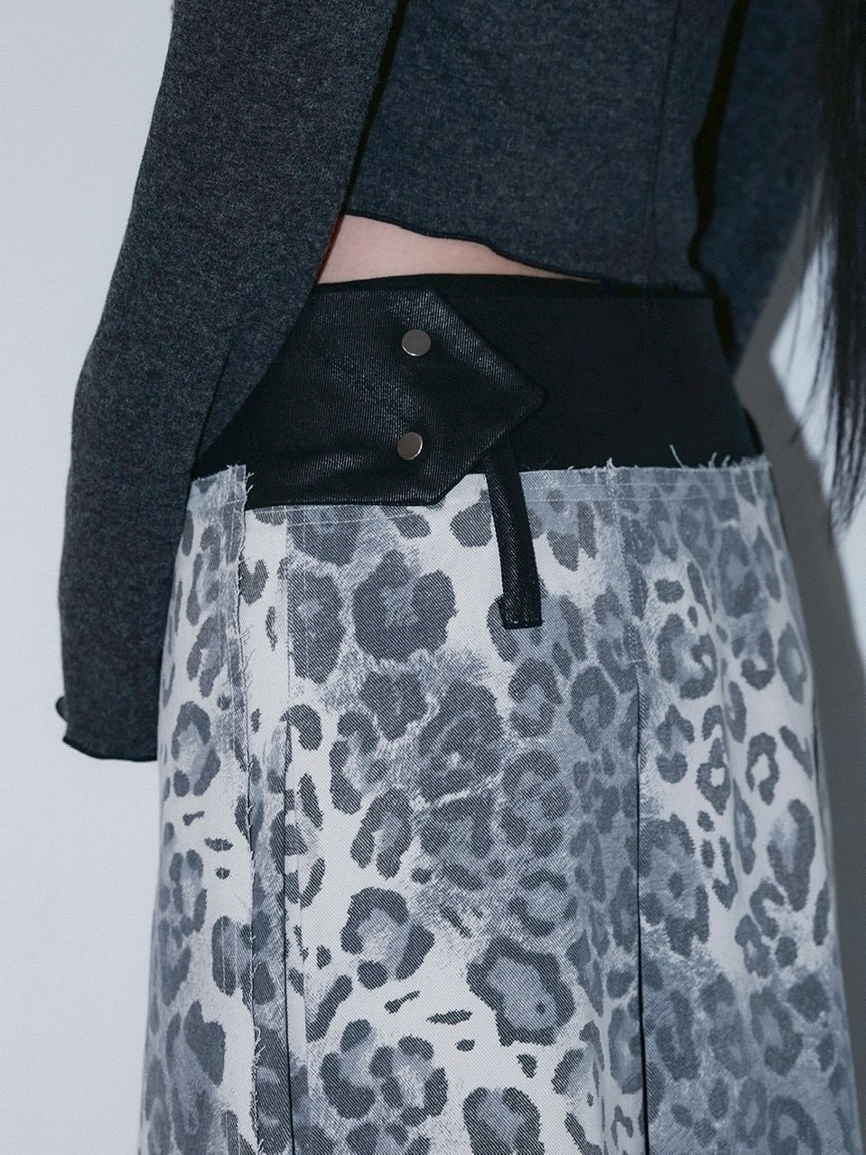 1/2 20;00発売【CHERRYQUIRI】leopard long pleats wrap sk