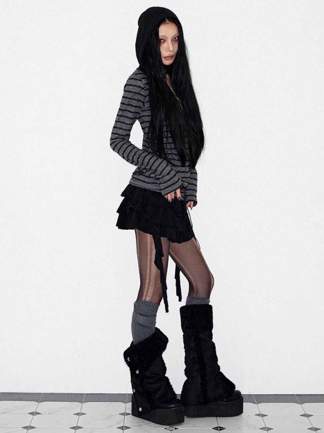 【NOT KNOWING】U Neck Stud PK Hoodie