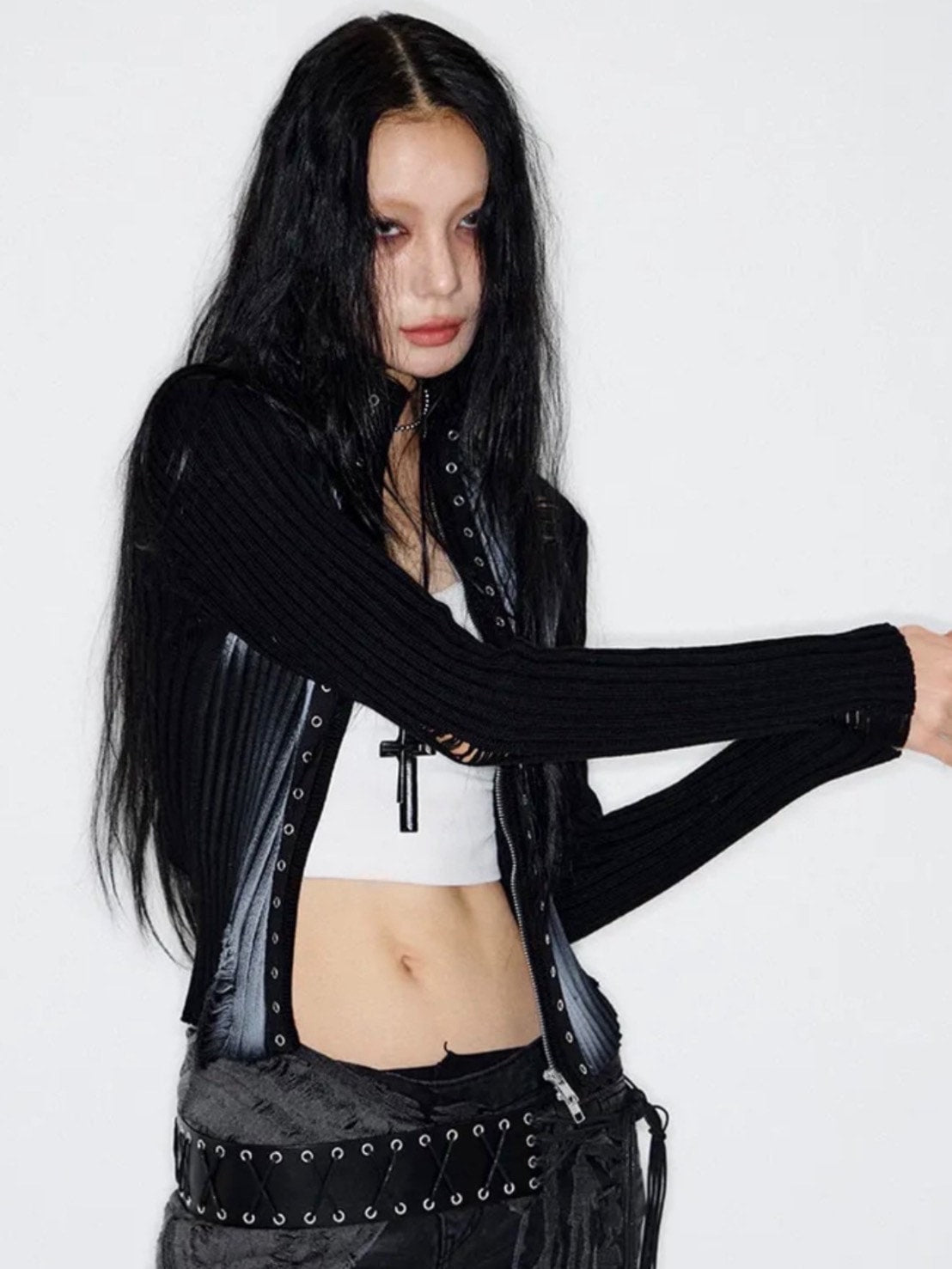 【NOT KNOWING】Cross Spray Damaged Knit Zip Up