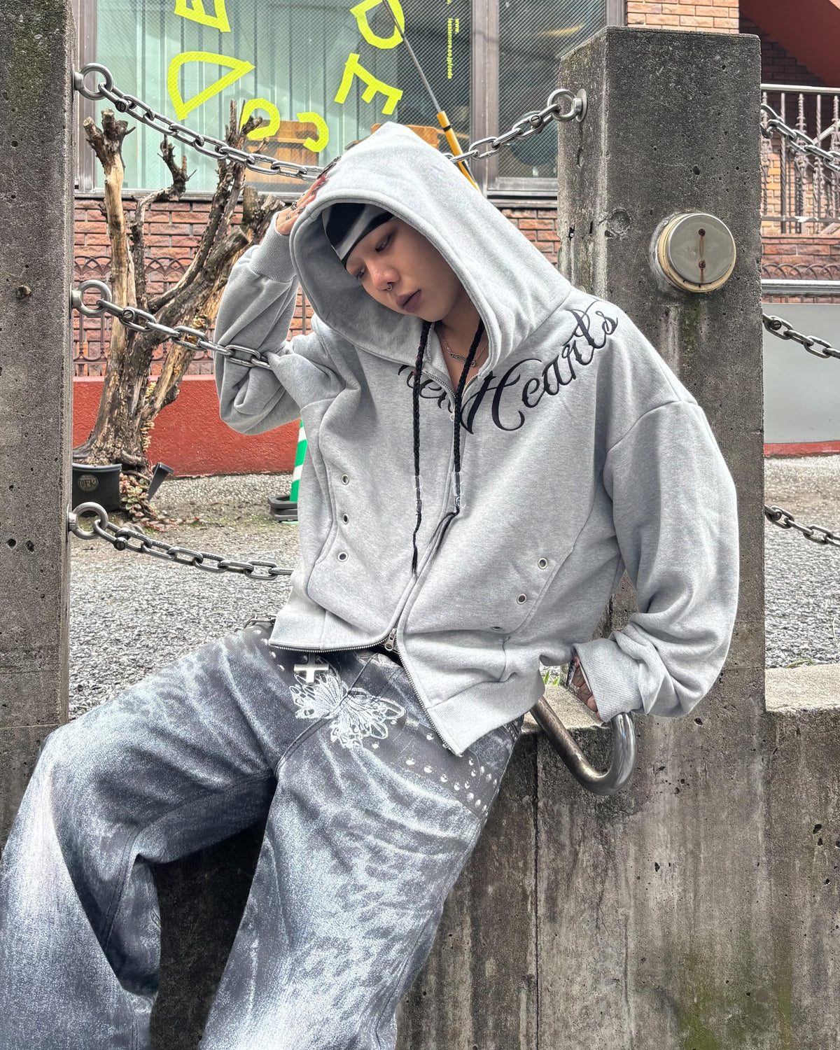 受注制【Never mind the XU】SCRIPT EYELET ZIP HOODIE (3color)