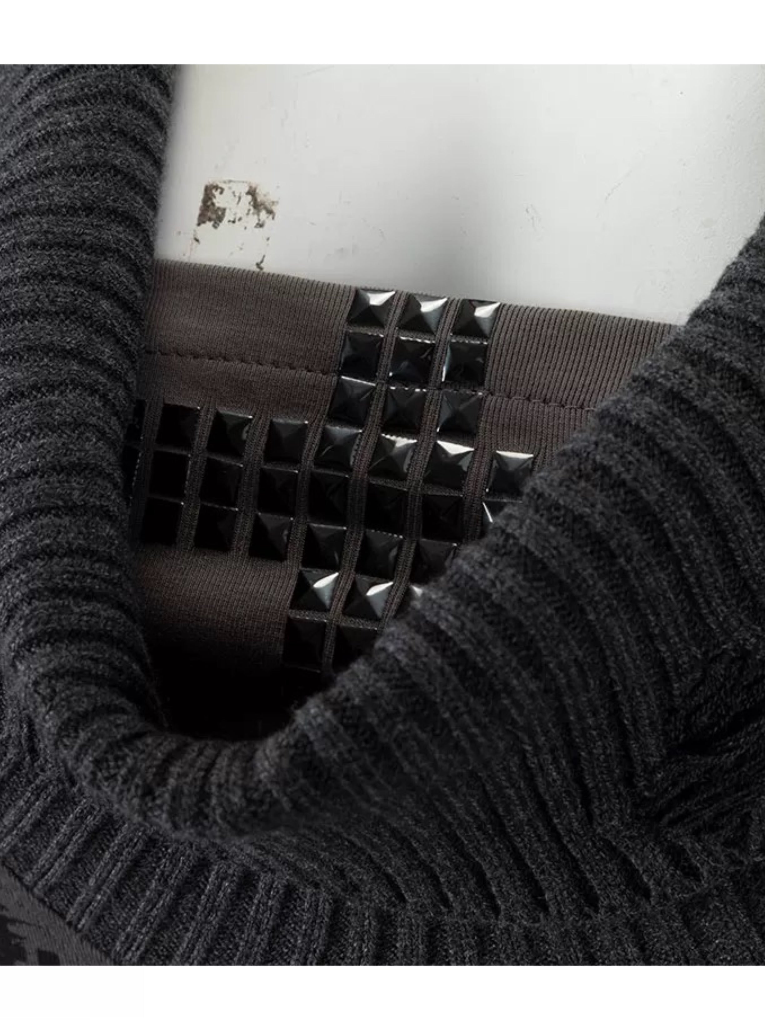 【Cest Nous】Cross Rivet Top