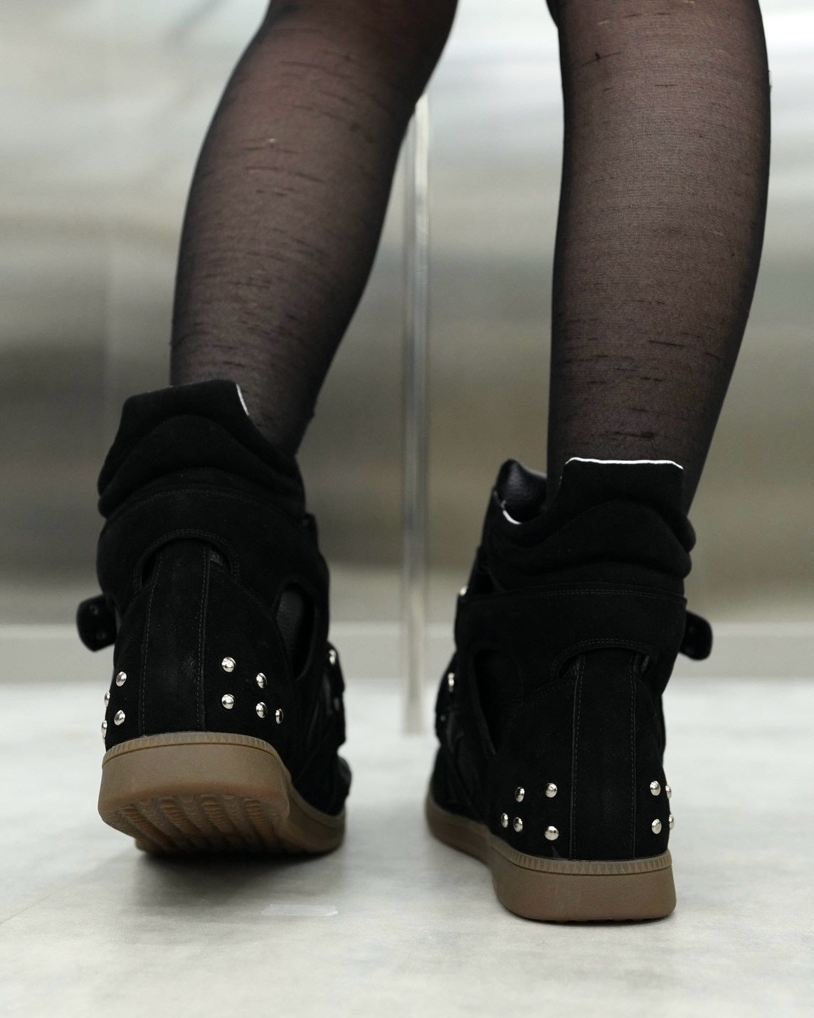 国際配送【Never mind the XU】Studs Wedge High Top Sneakers