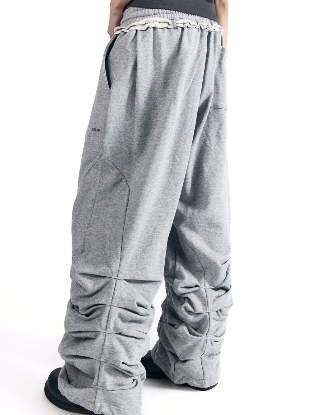 【AAKAM】Sediment Pin-Tuck Sweatpants