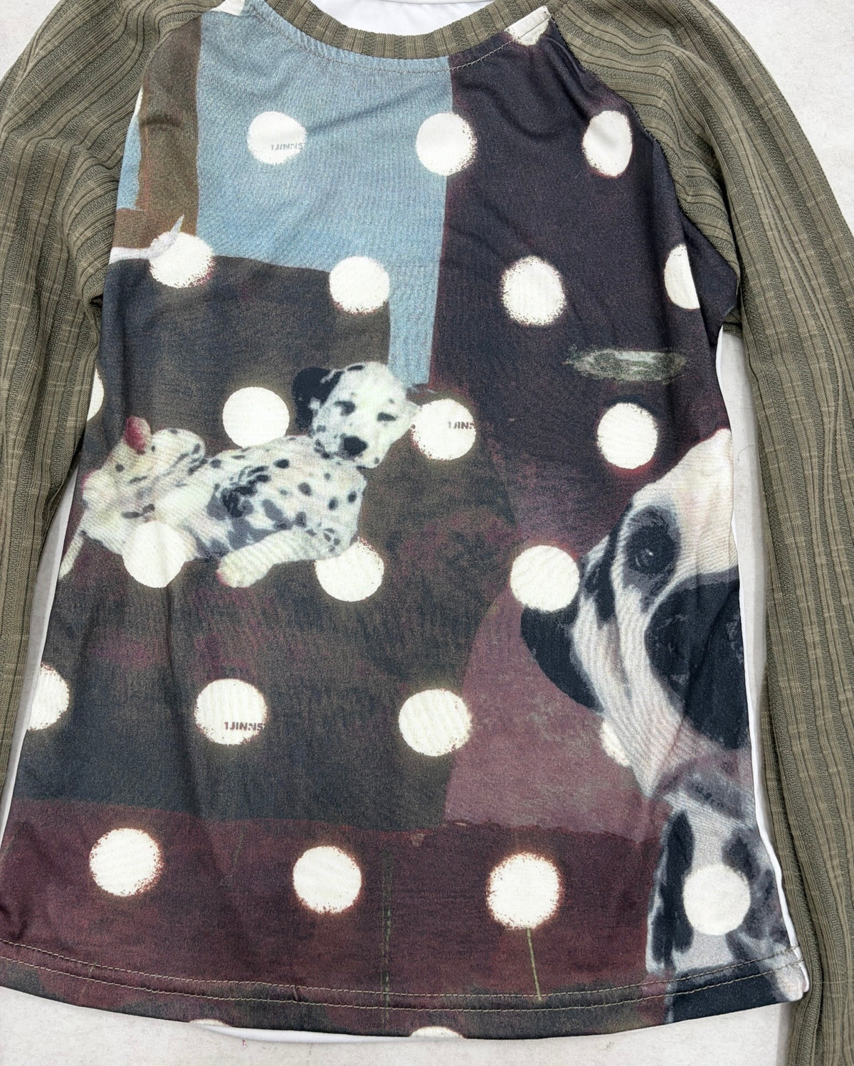9/18 20:00 発売
国際配送【Nerd out XU】dot dog raglan long sleeve
